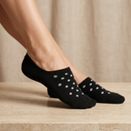 HOT FEET 8 Pack No Show Socks for Women, Thin Low Cut Ankle Socks - Size 4-10 (Black/White)
