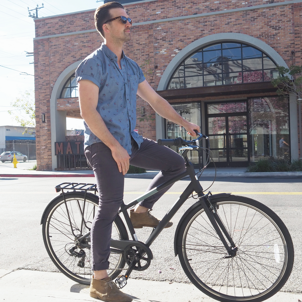 sixthreezero Men's Reach Your Destination 7-Speed Hybrid Bike - Matte Black with Blue Accent Stripe (Pre-Assembled)
